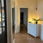 Lägenhet Moderne En Plein Centre
